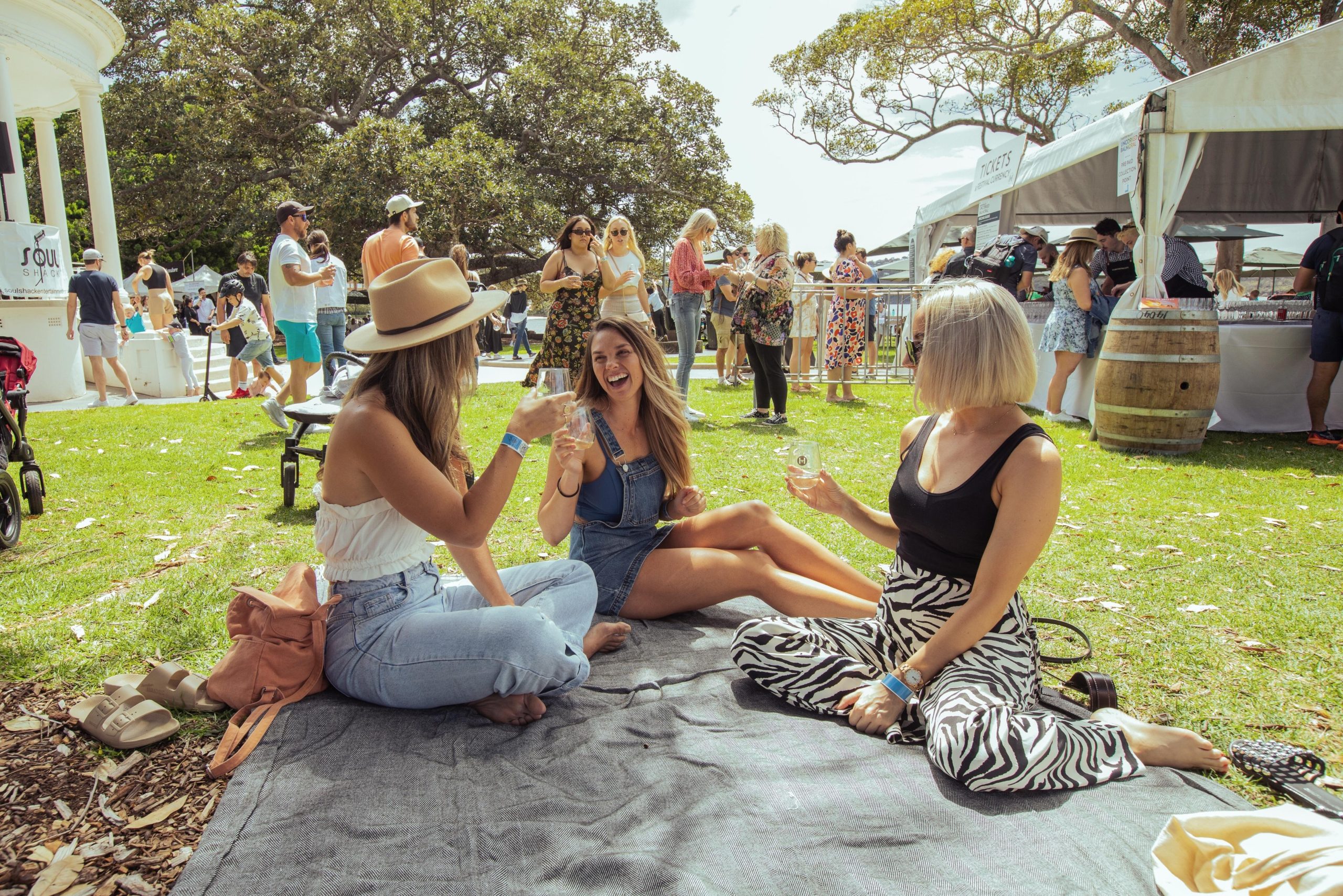 ladies seated at hunter valley uncorked balmoral event